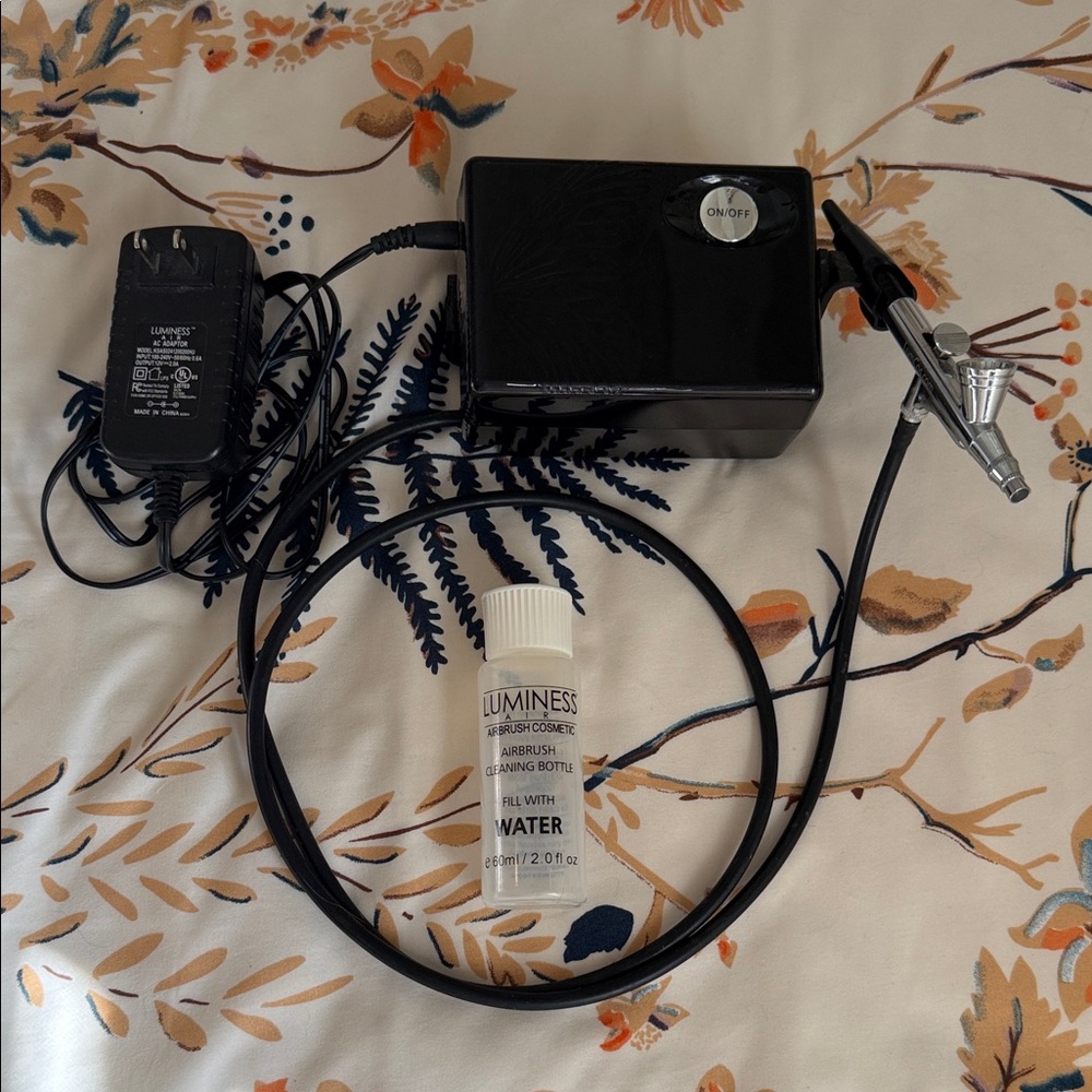Luminess Black Airbrush Makeup Kit with Cleaning Bottle